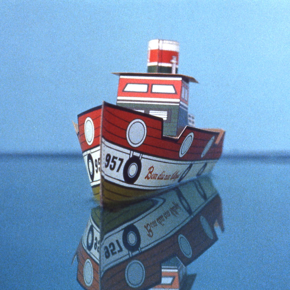 Escultura en papel de un barco
